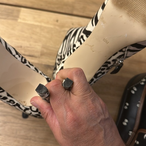 GUESS ⭐️ REEL COW FUR heeled boots - Picture 9 of 10